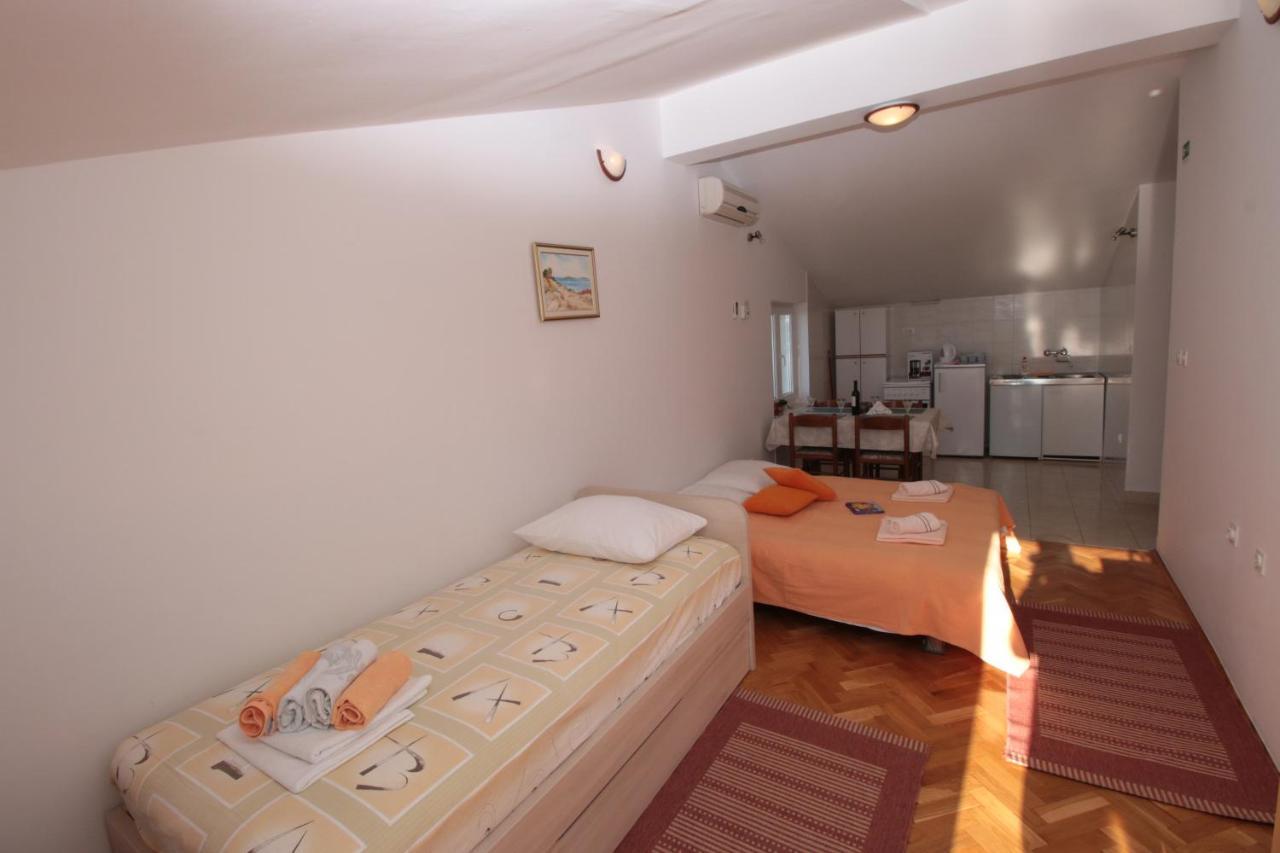 Apartmani Damir Livajic Omiš Esterno foto