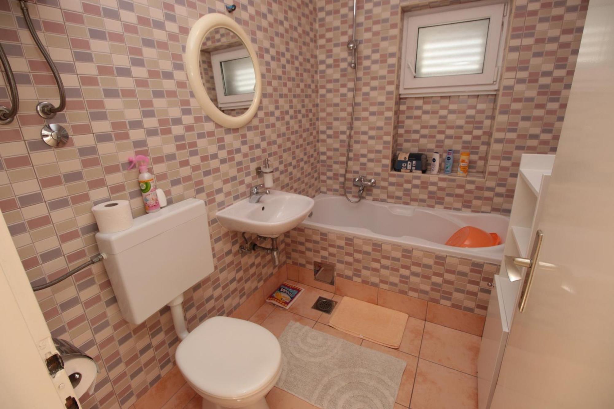 Apartmani Damir Livajic Omiš Esterno foto
