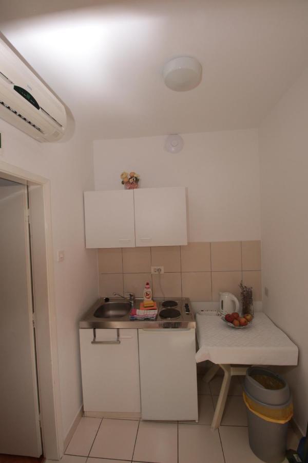 Apartmani Damir Livajic Omiš Esterno foto